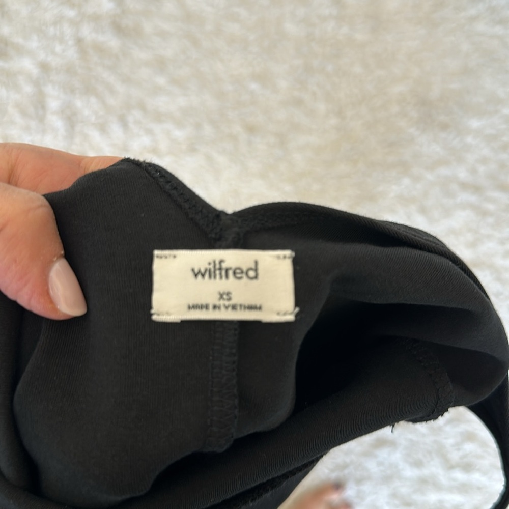 Aritzia Wilfred Free Long-Sleeve Bodysuit in Black (Size XS) - Picture 7 of 8